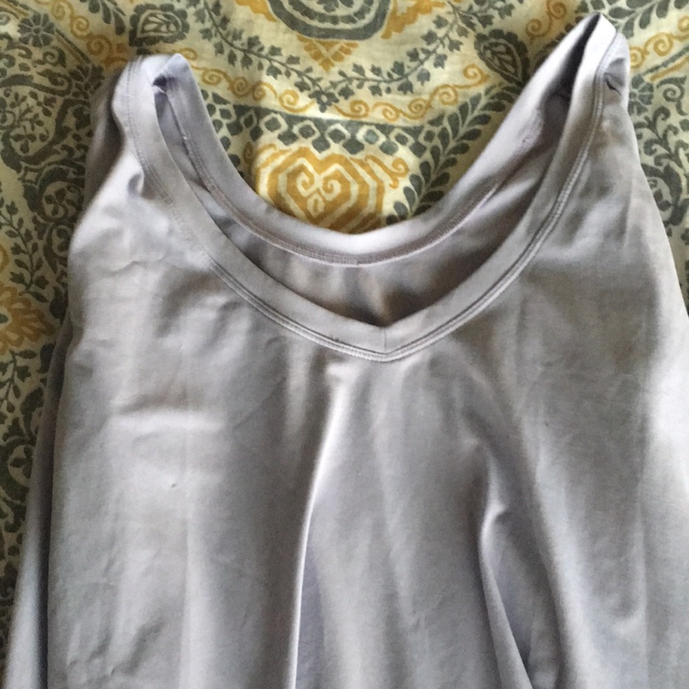Beautiful Fabletics Top - Picture 2 of 2